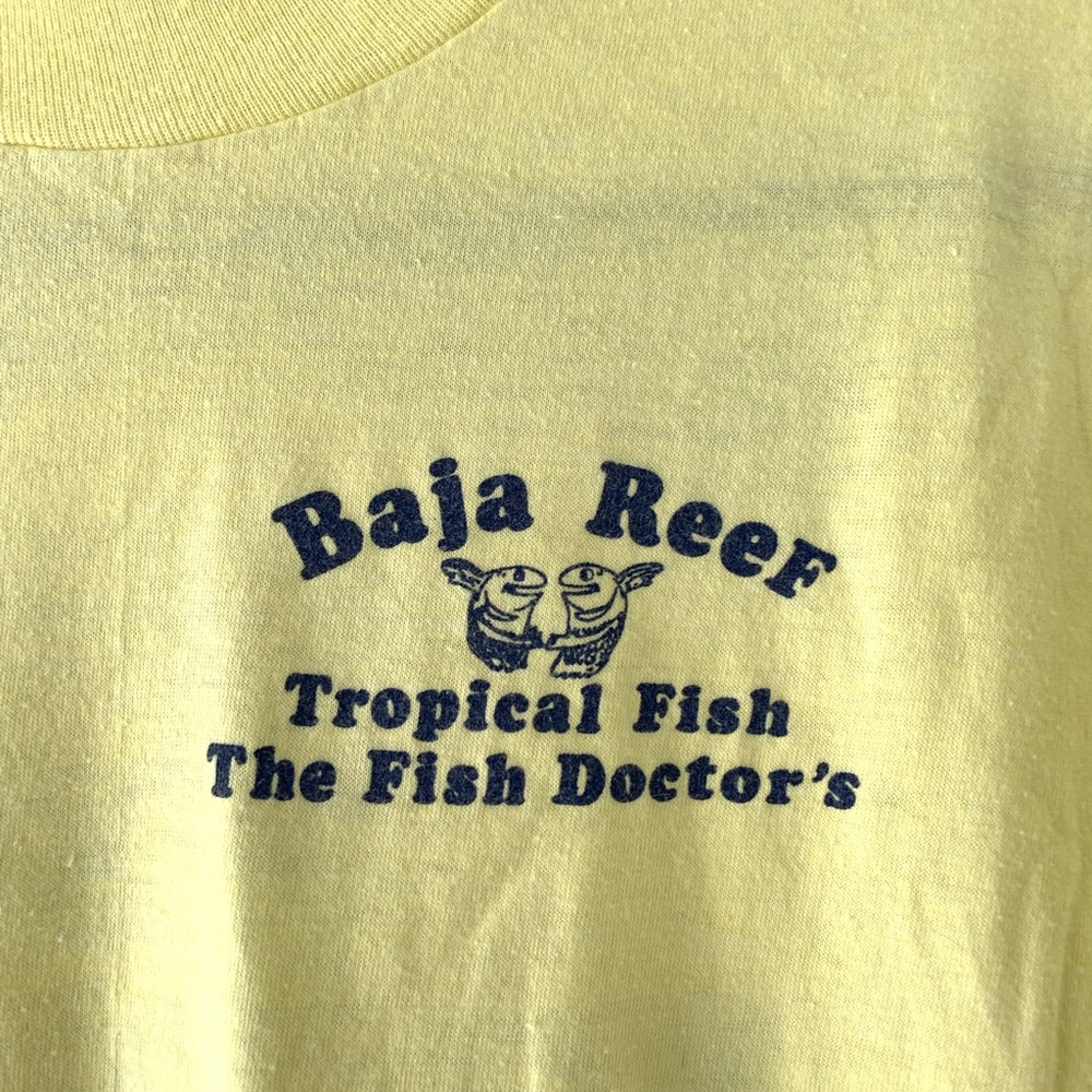 VTG CALIFORNIA 90s MEDIUM unisex fish YELLOW RARE